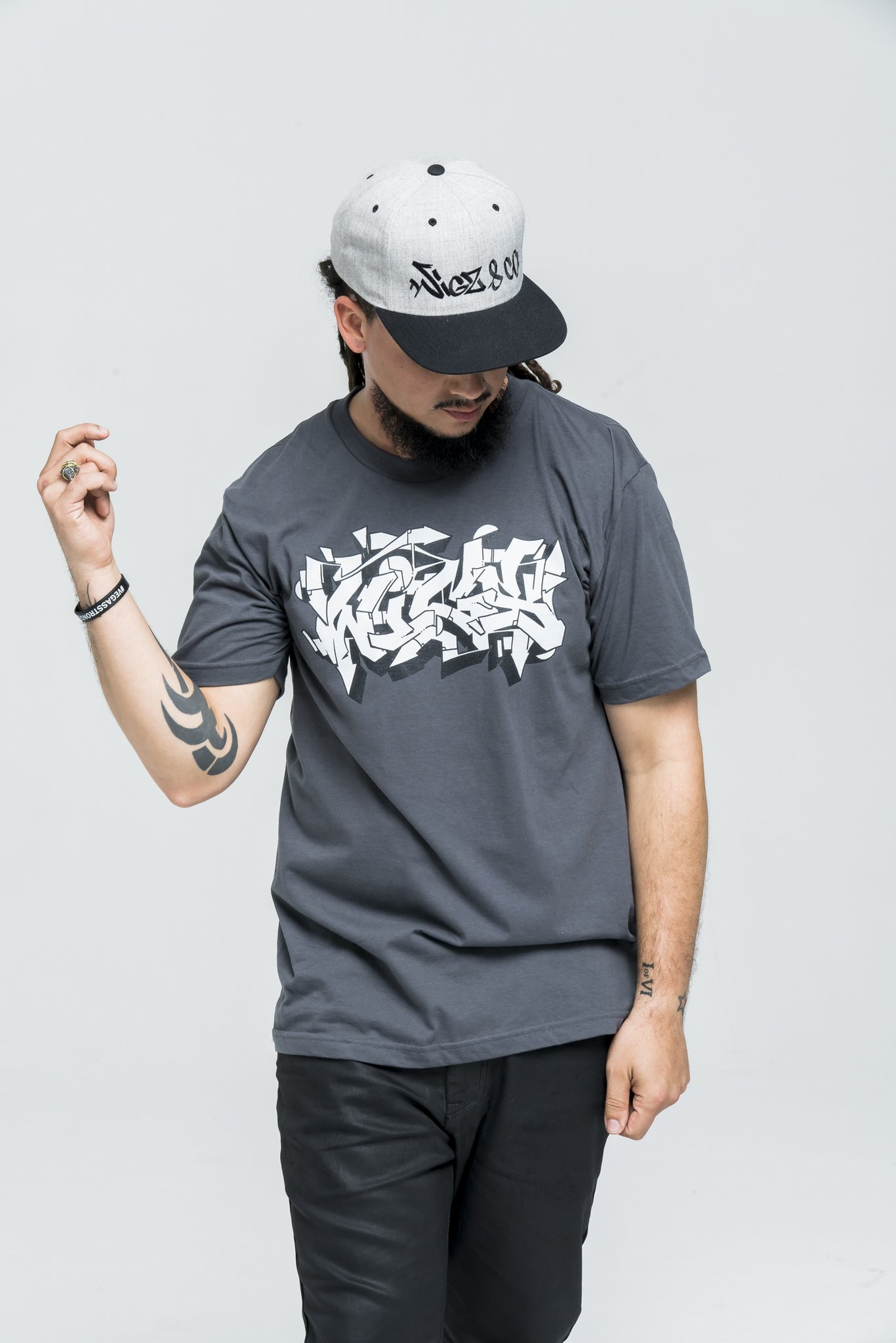 skull tee buy now